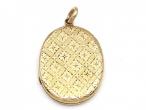 Victorian 15kt yellow gold locket with engraved outer