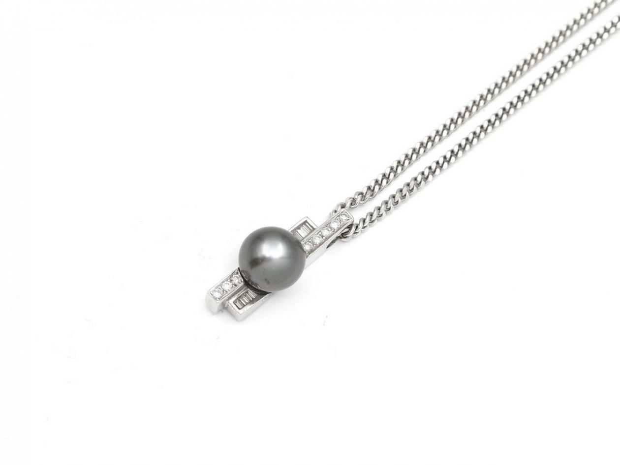 Tahitian pearl and diamond pendant and chain in white gold