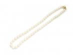 Cultured pearl necklace with 18kt yellow gold clasp