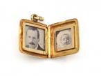 Victorian square locket in 18kt yellow gold