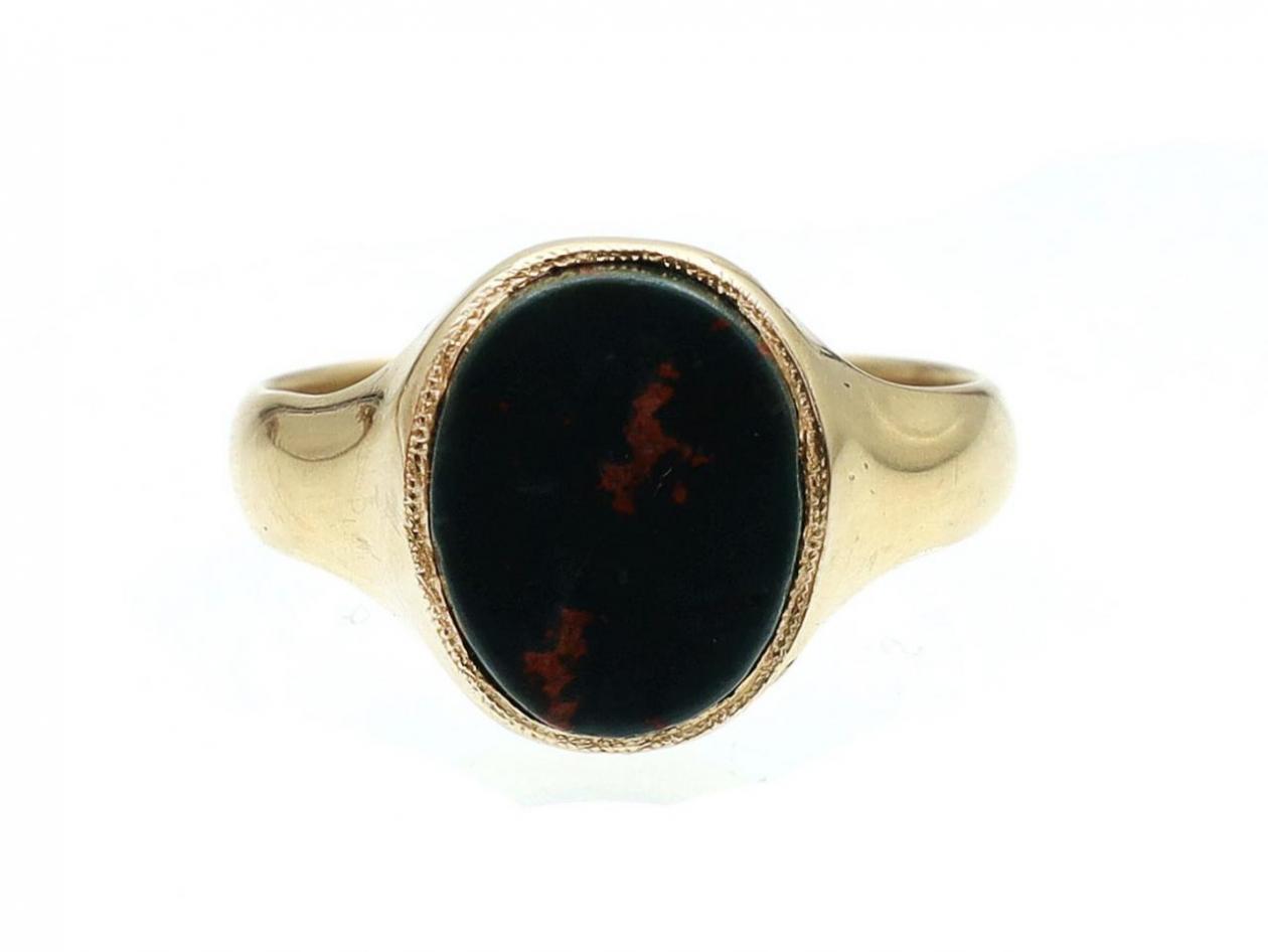 1924 oval bloodstone signet ring in 18kt yellow gold