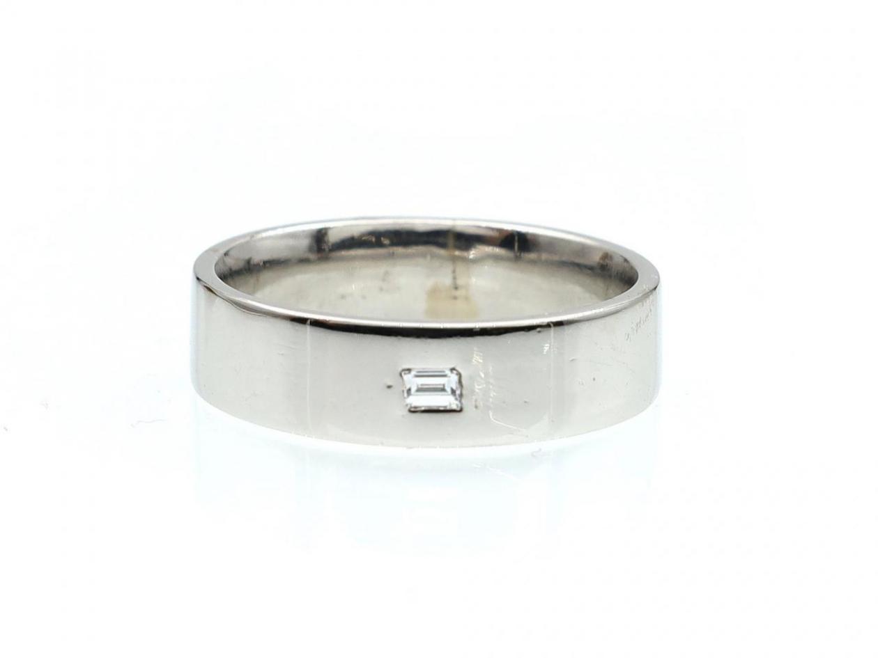 Platinum baguette cut diamond wedding ring