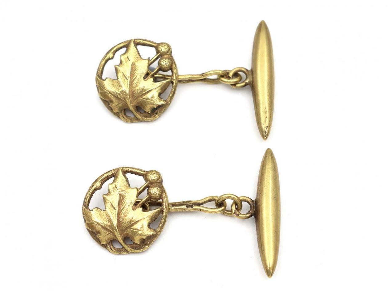 Art Nouveau maple leaf cufflinks in 18kt yellow gold