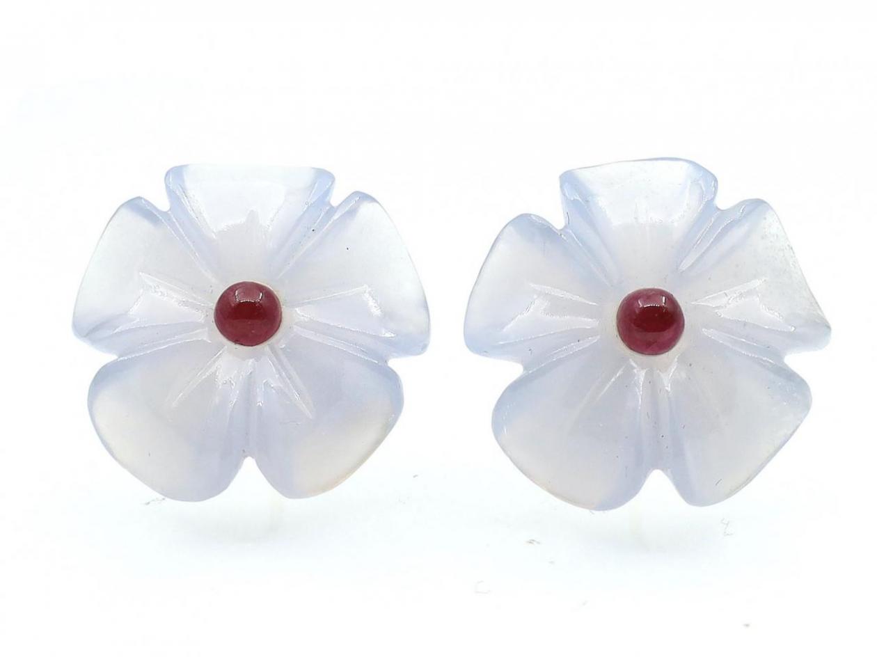 Retro carved chalcedony and ruby flower earrings