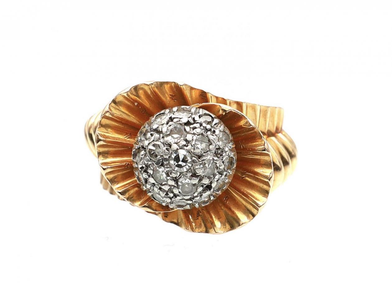 Retro 1940s diamond bombe cluster ring with ribbed frills