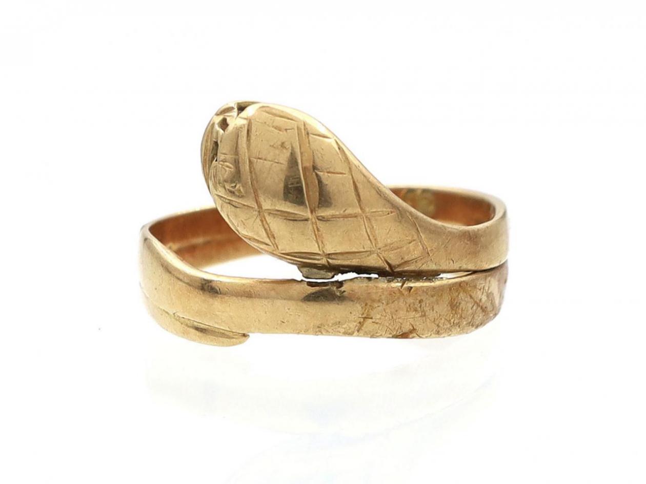 Retro spiralling serpent ring in 18kt yellow gold