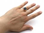 Vintage oval onyx signet ring in 9kt yellow gold