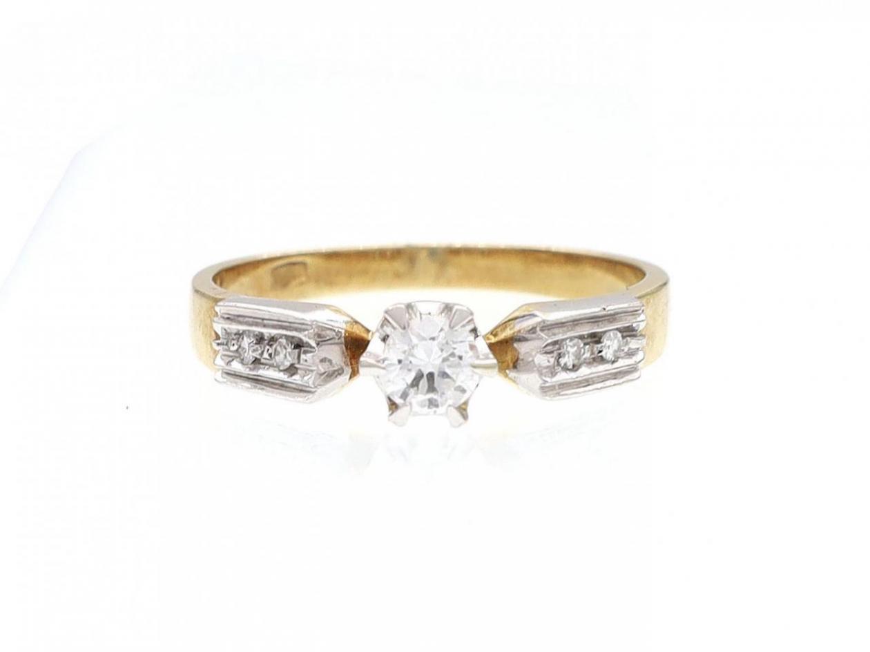 Vintage diamond solitaire engagement ring in 18kt yellow gold