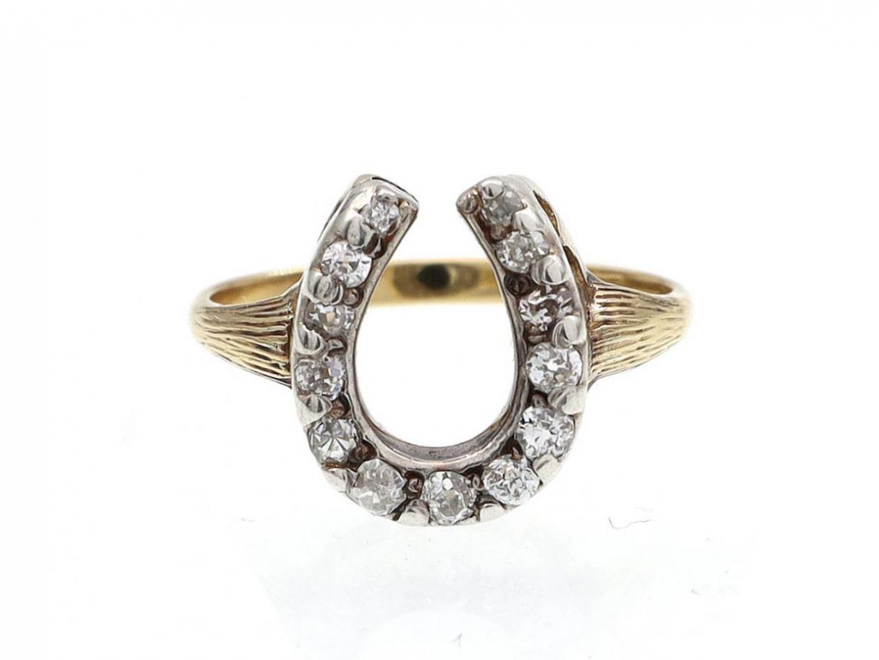 Antique diamond horseshoe ring in 18kt yellow gold