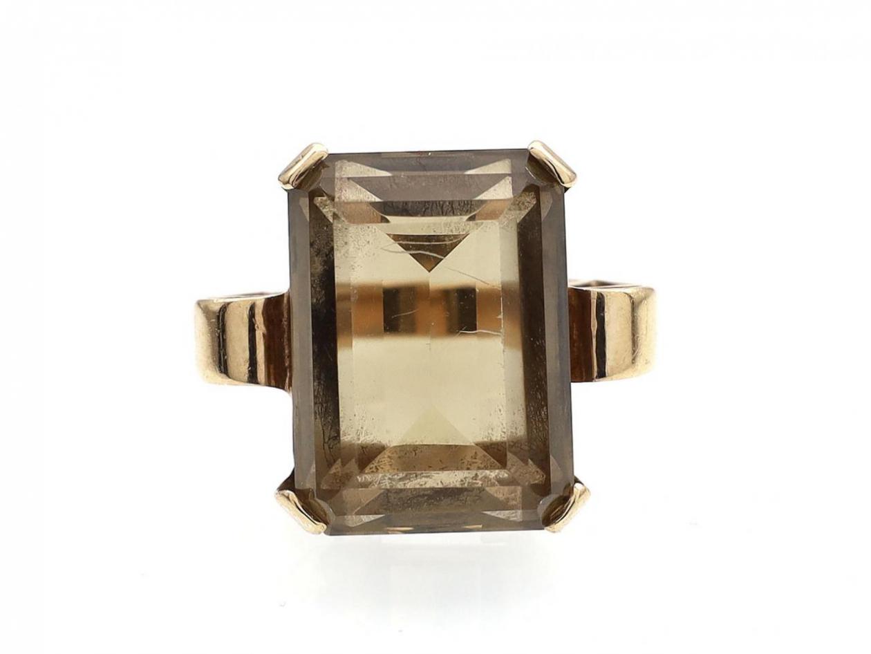 Retro smokey quartz dress ring in 9kt yellow gold