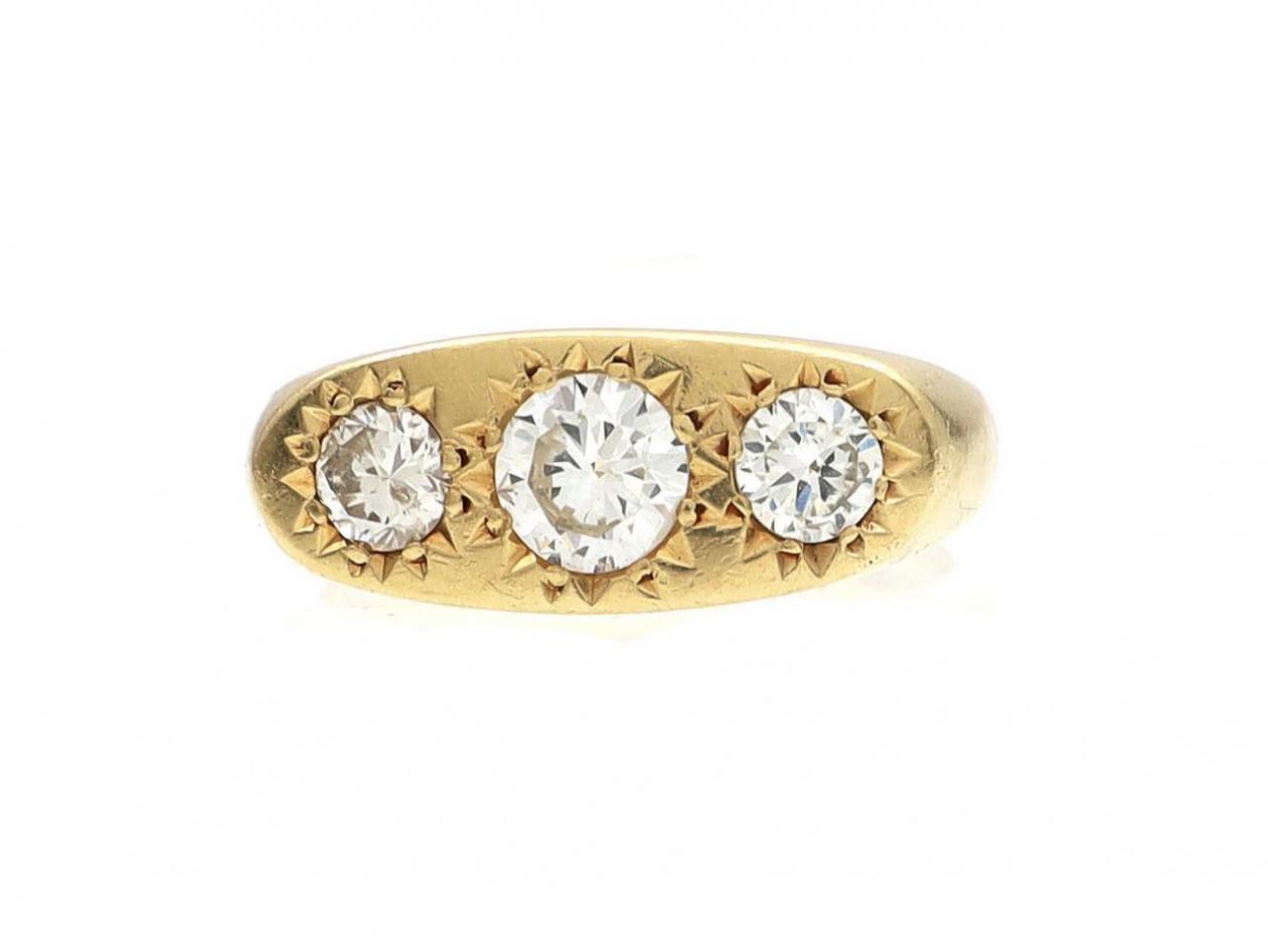 Antique 18kt yellow gold three stone diamond ring