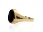 Vintage oval onyx signet ring in 9kt yellow gold