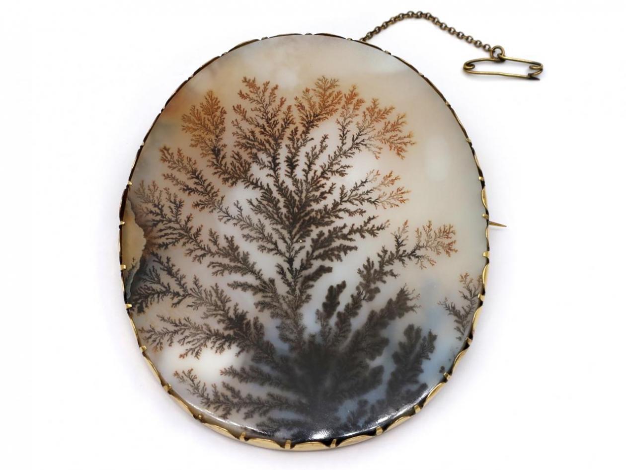 Georgian large dendritic agate brooch in 18kt gold