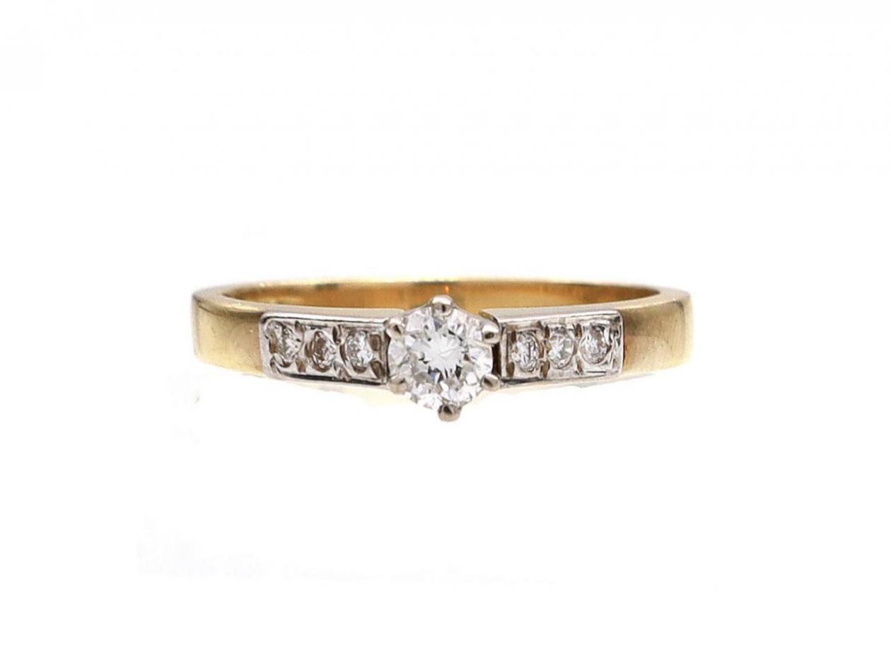 18kt yellow gold diamond solitaire engagement ring