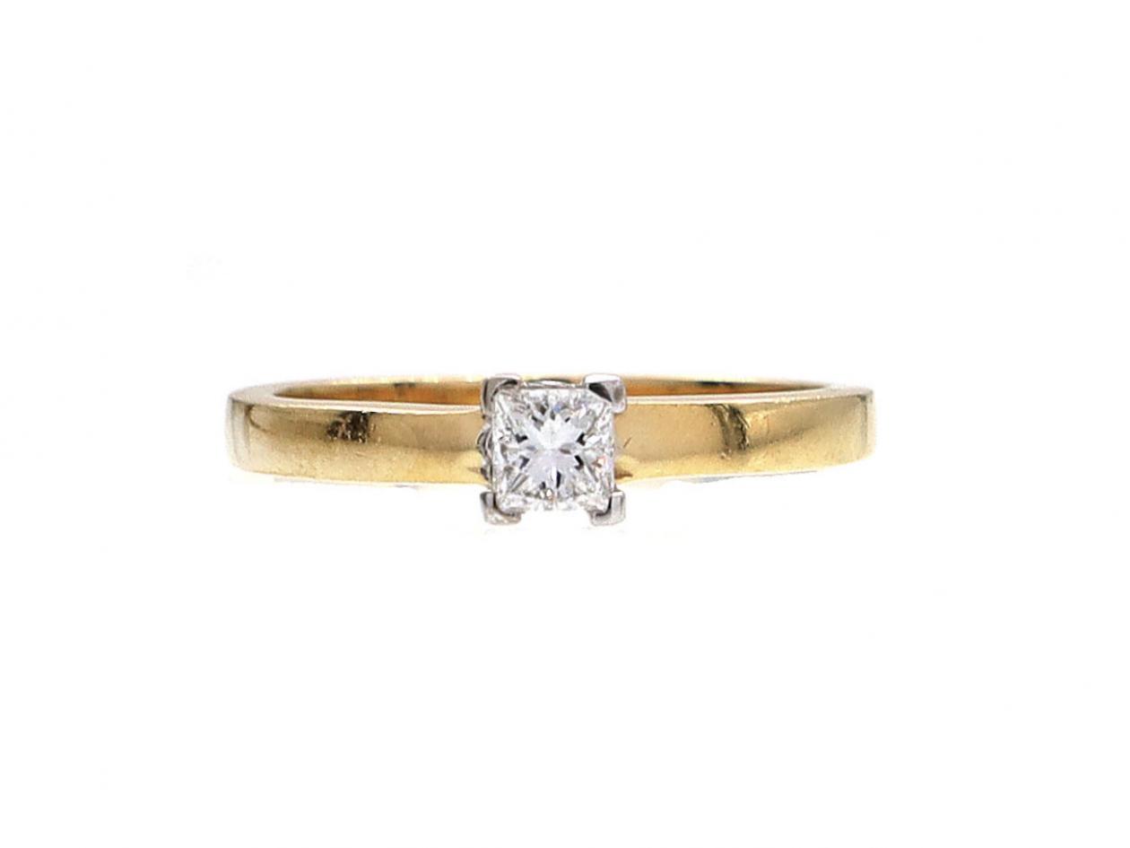 0.23ct square princess cut diamond solitaire in 18kt yellow gold
