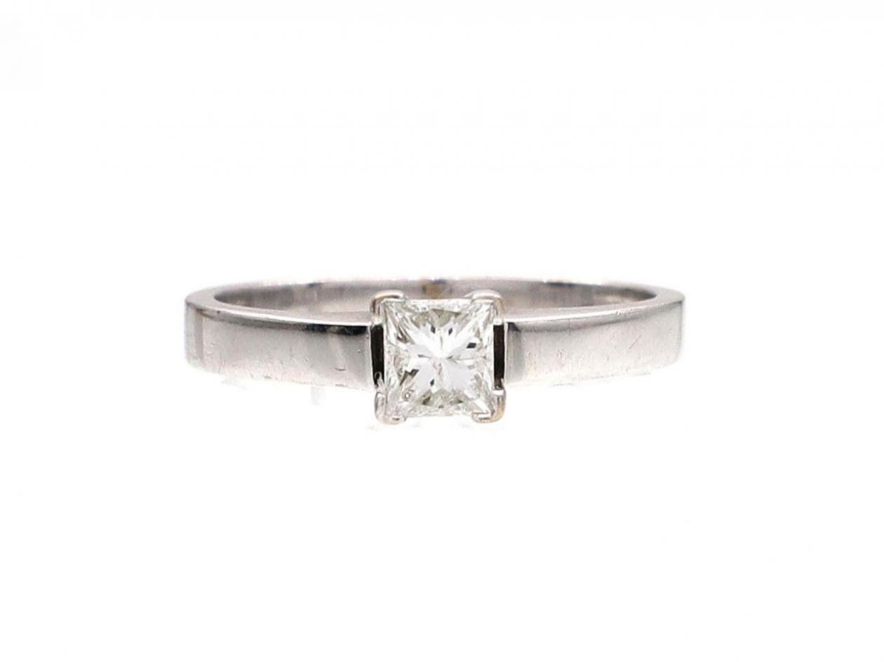 Contemporary 0.40ct square princess cut diamond solitaire ring
