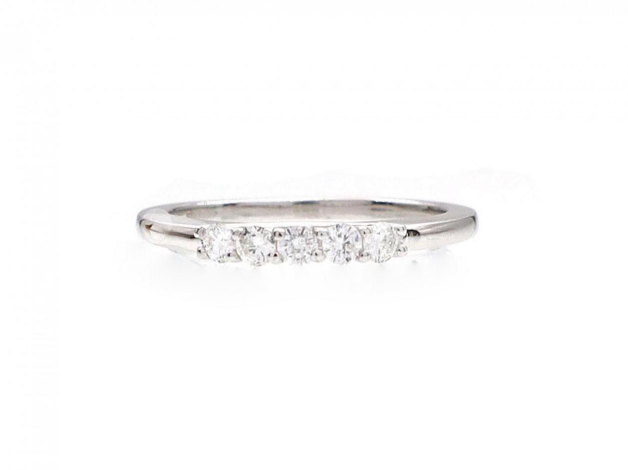 Petite diamond five stone ring in 18kt white gold