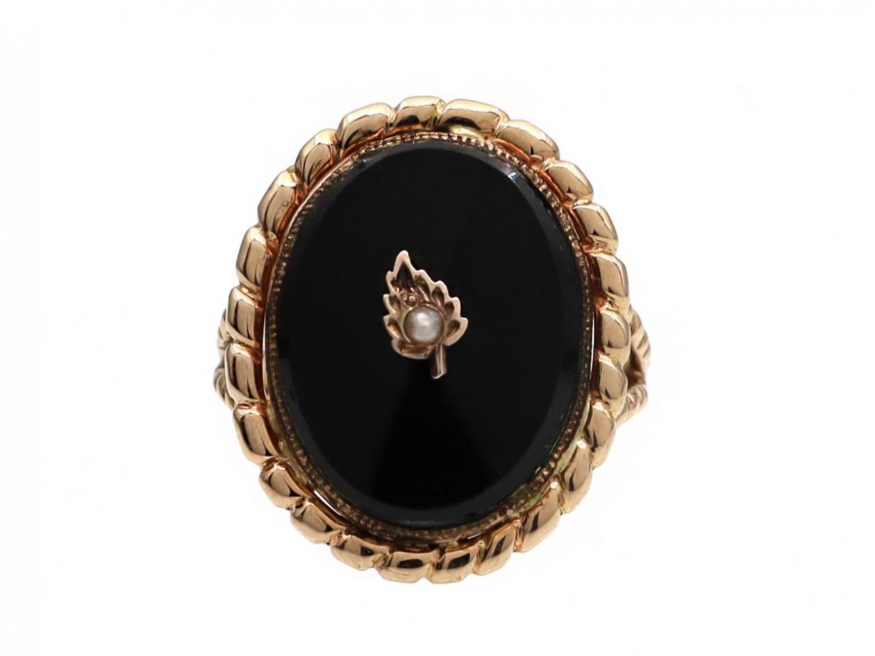 Antique onyx and seed pearl leaf ring in yellow gold