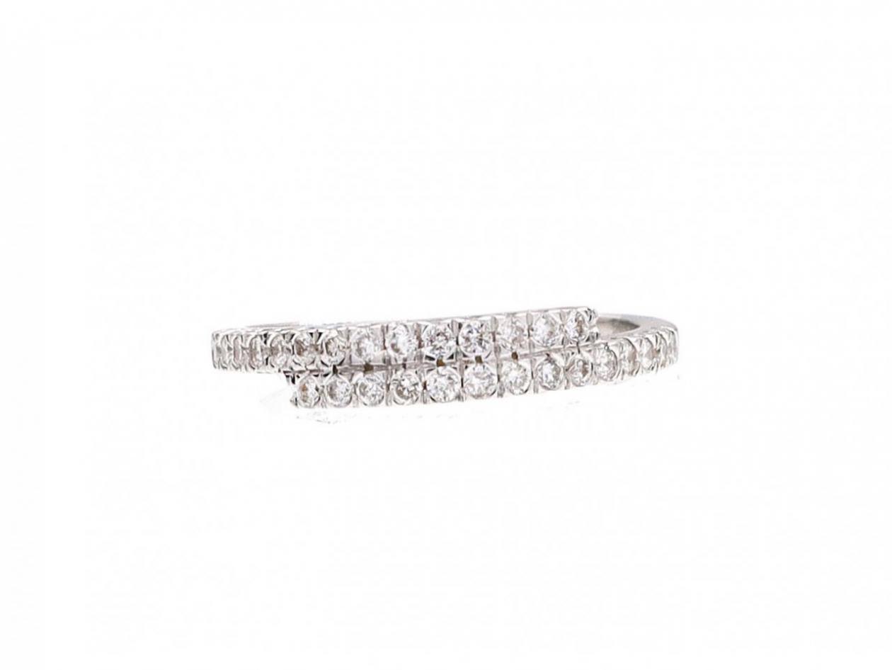18kt white gold diamond crossover ring