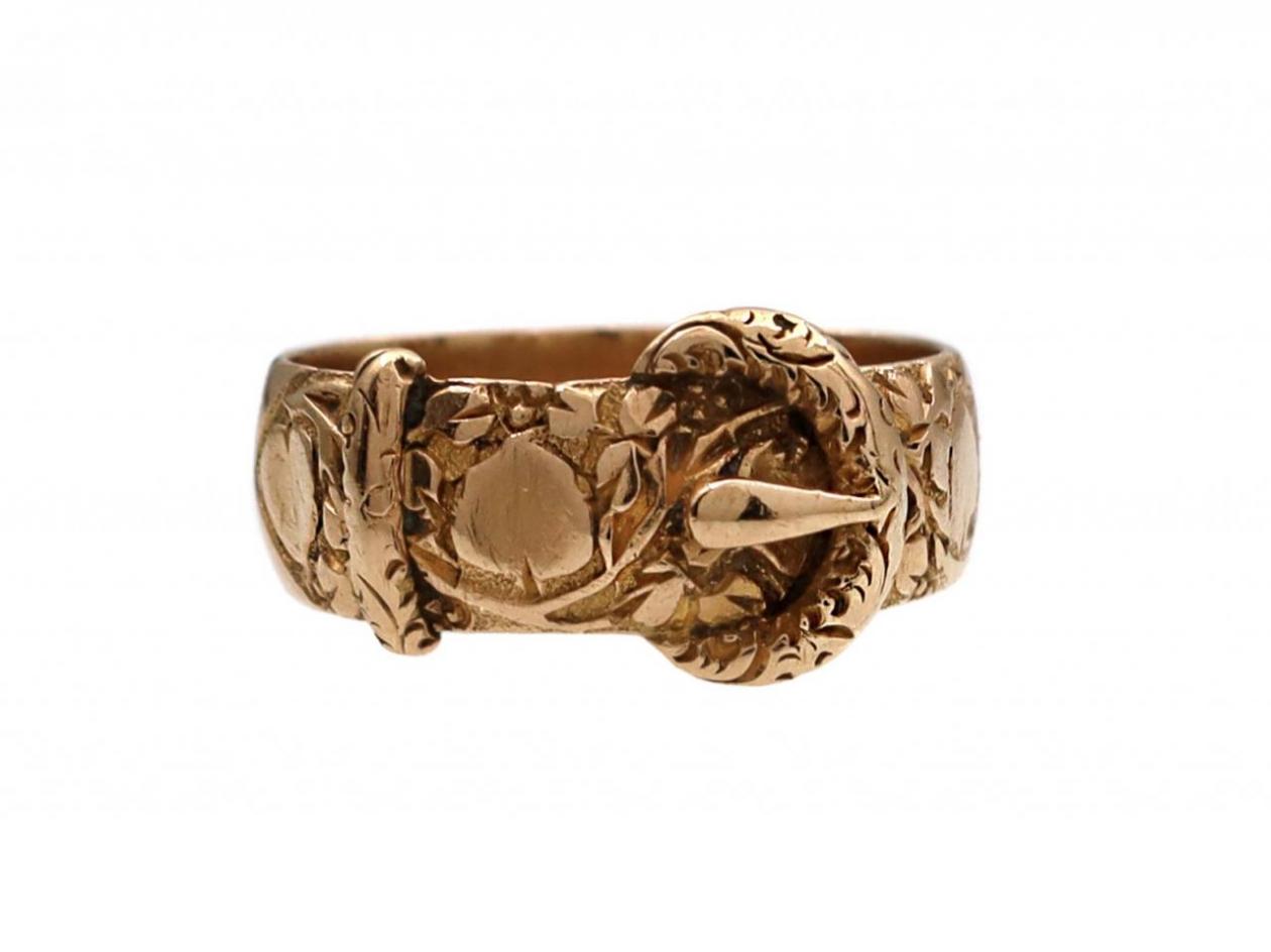 Edwardian 18kt Yellow Gold Carved Buckle Ring