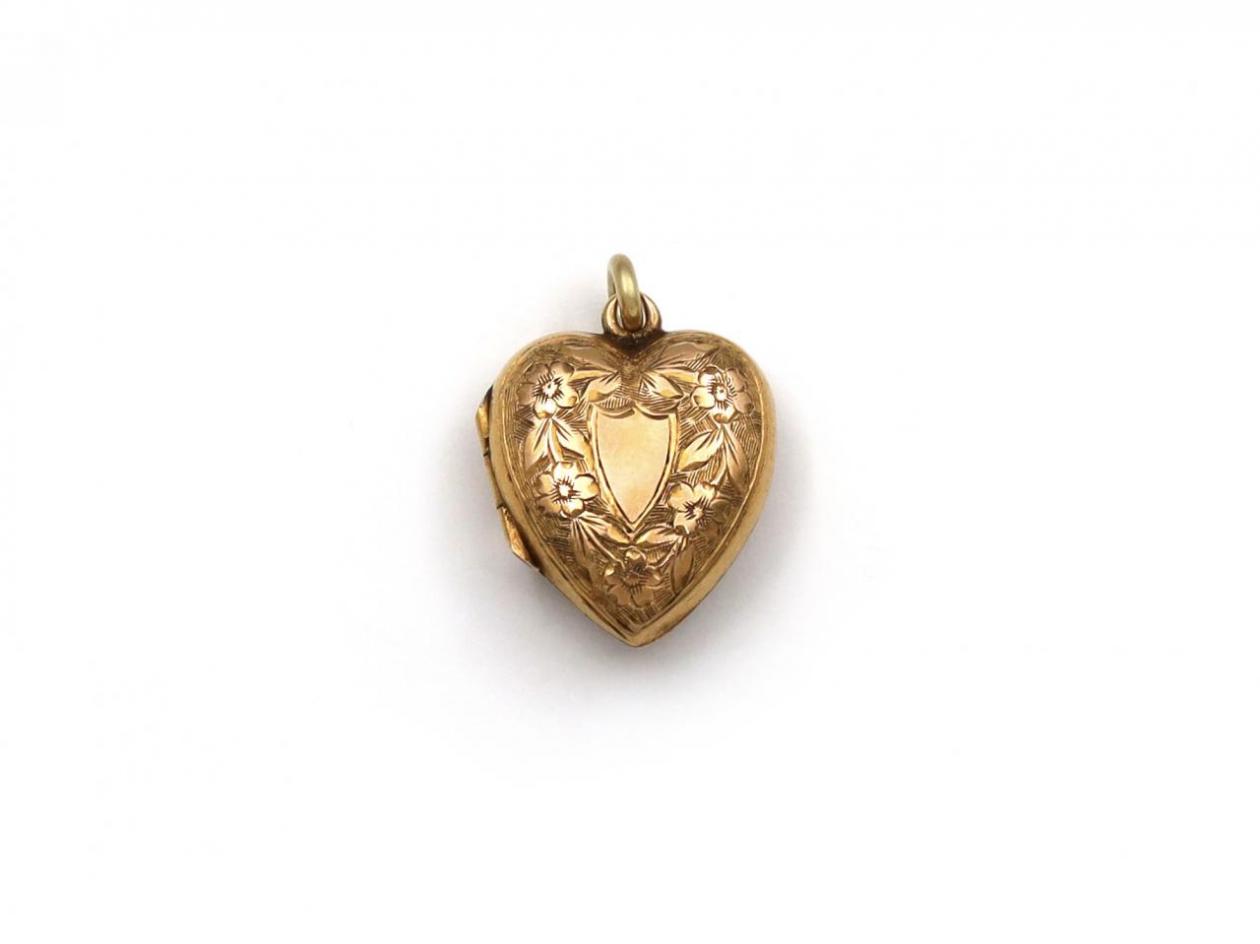 1905 mini heart locket in 15kt yellow gold