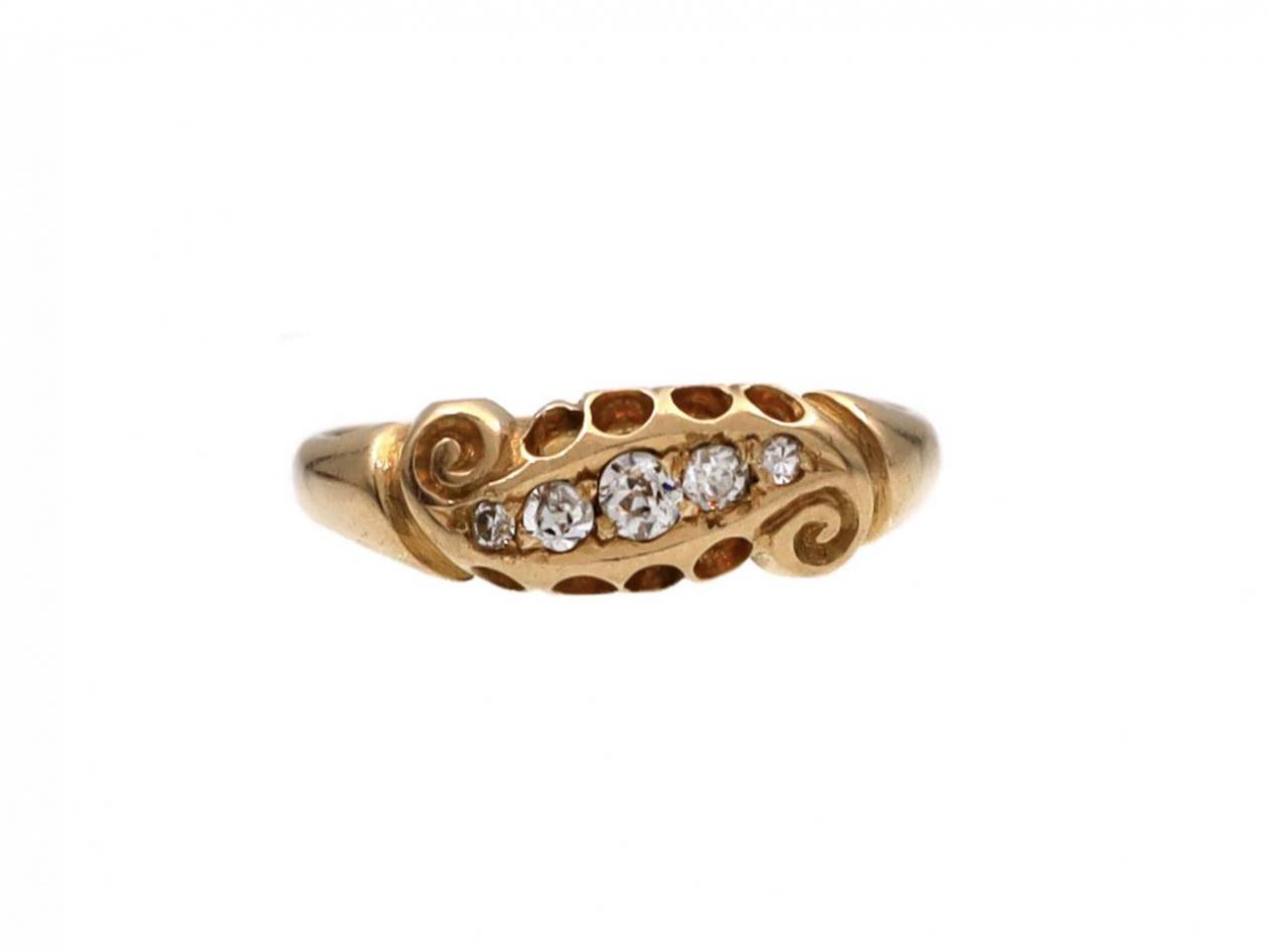 1910 diamond five stone ring in 18kt yellow gold
