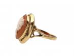 Vintage shell cameo portrait of a lady ring in 18kt yellow gold