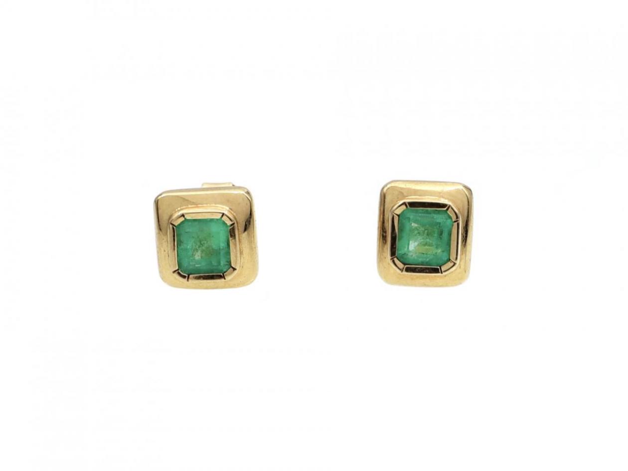 18kt yellow gold and emerald stud earrings