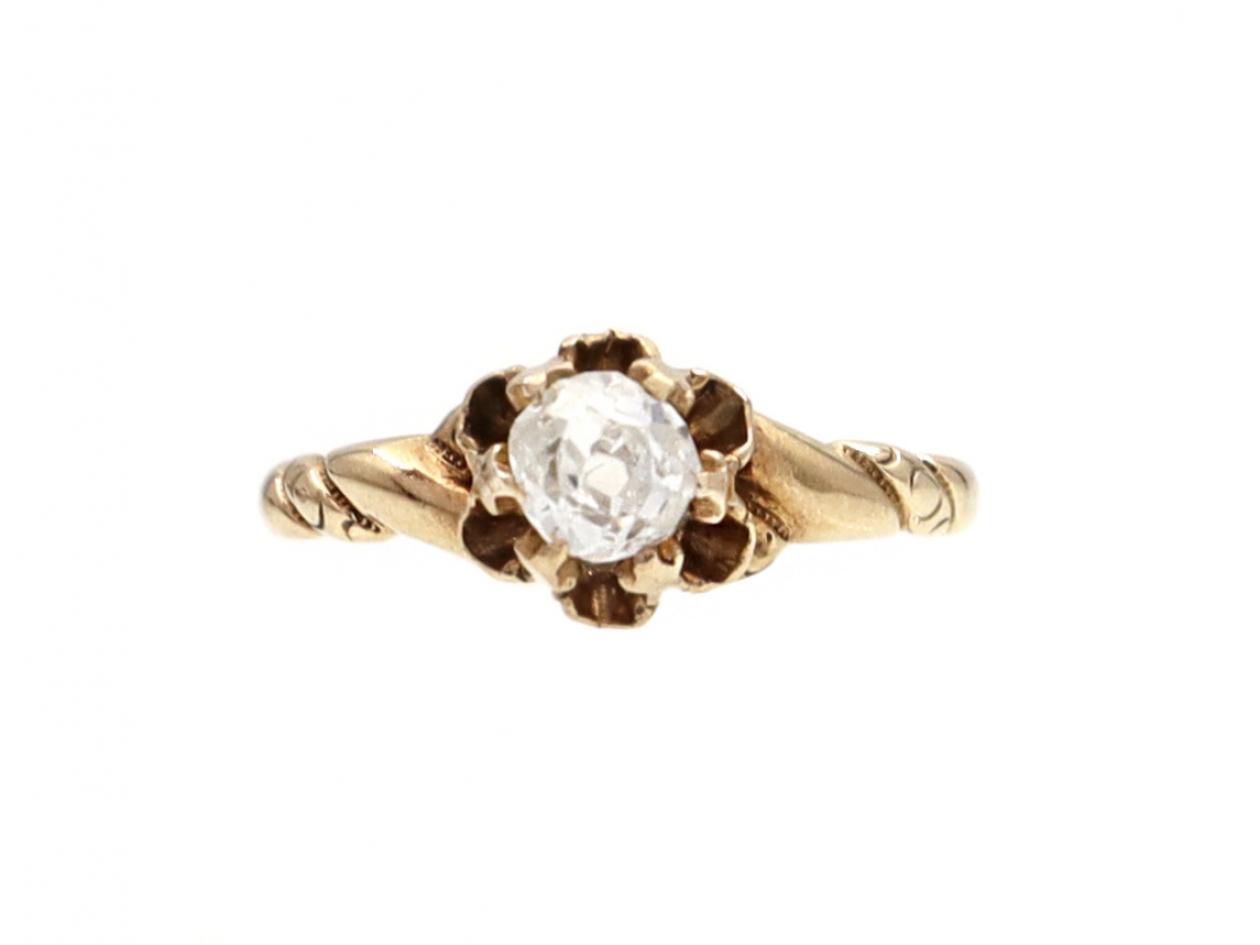 Antique carved solitaire engagement ring in 14kt yellow gold