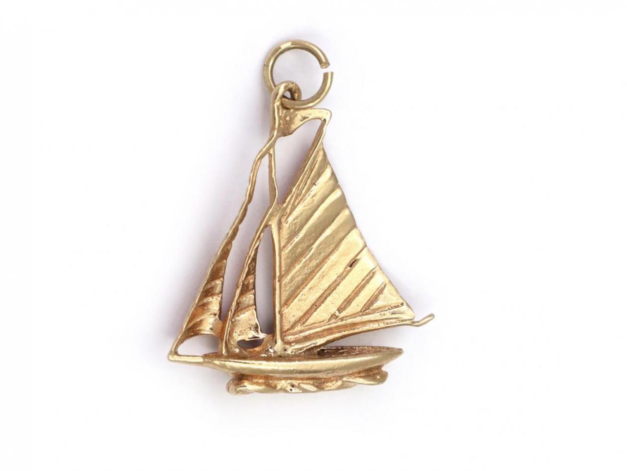 Vintage Irish sail boat charm in 9kt yellow gold