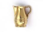1970s water jug charm in 9kt yellow gold