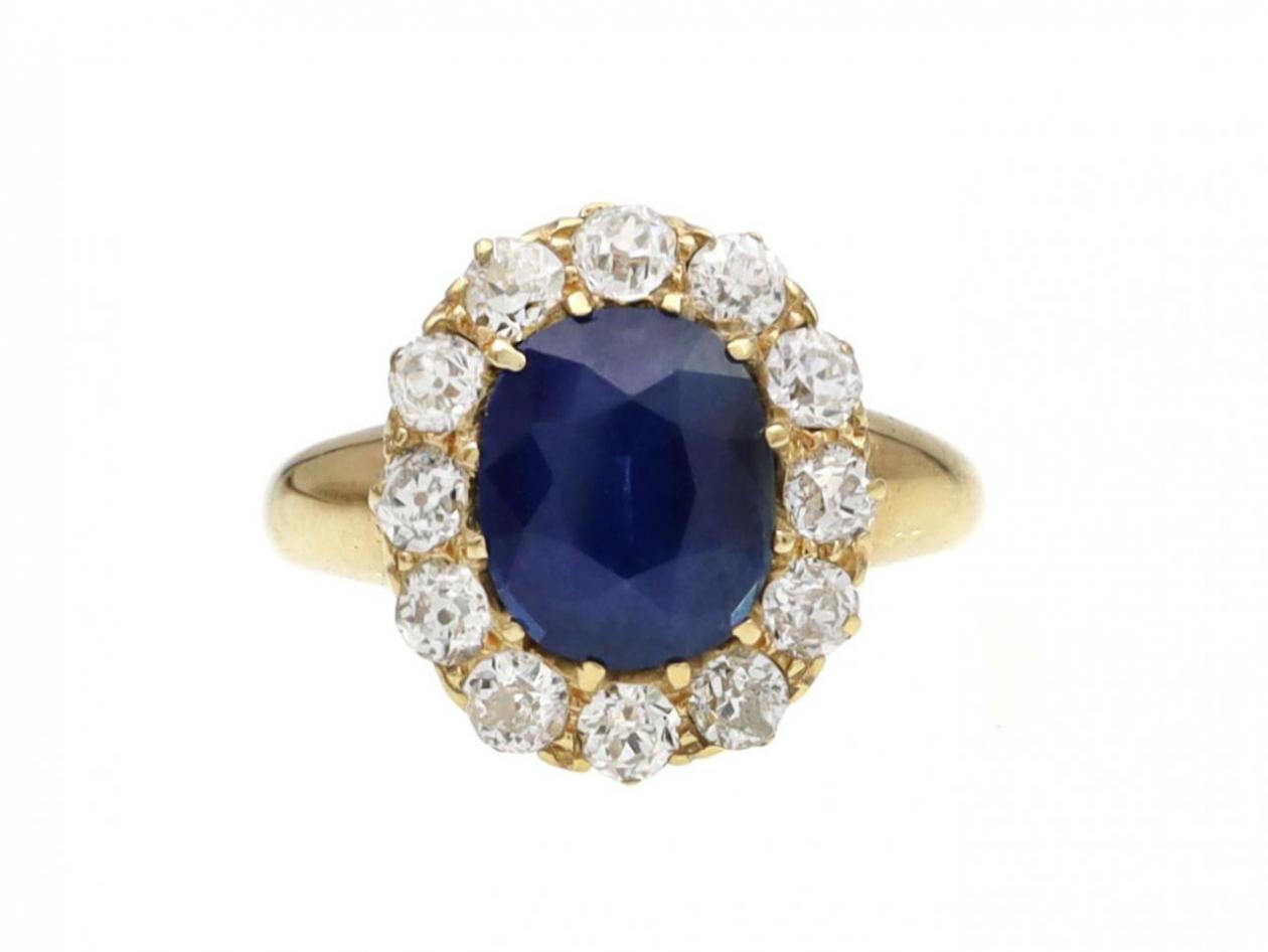 Antique sapphire and diamond coronet cluster ring in 18kt yellow gold