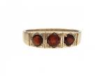 Vintage three stone garnet ring in 9kt yellow gold