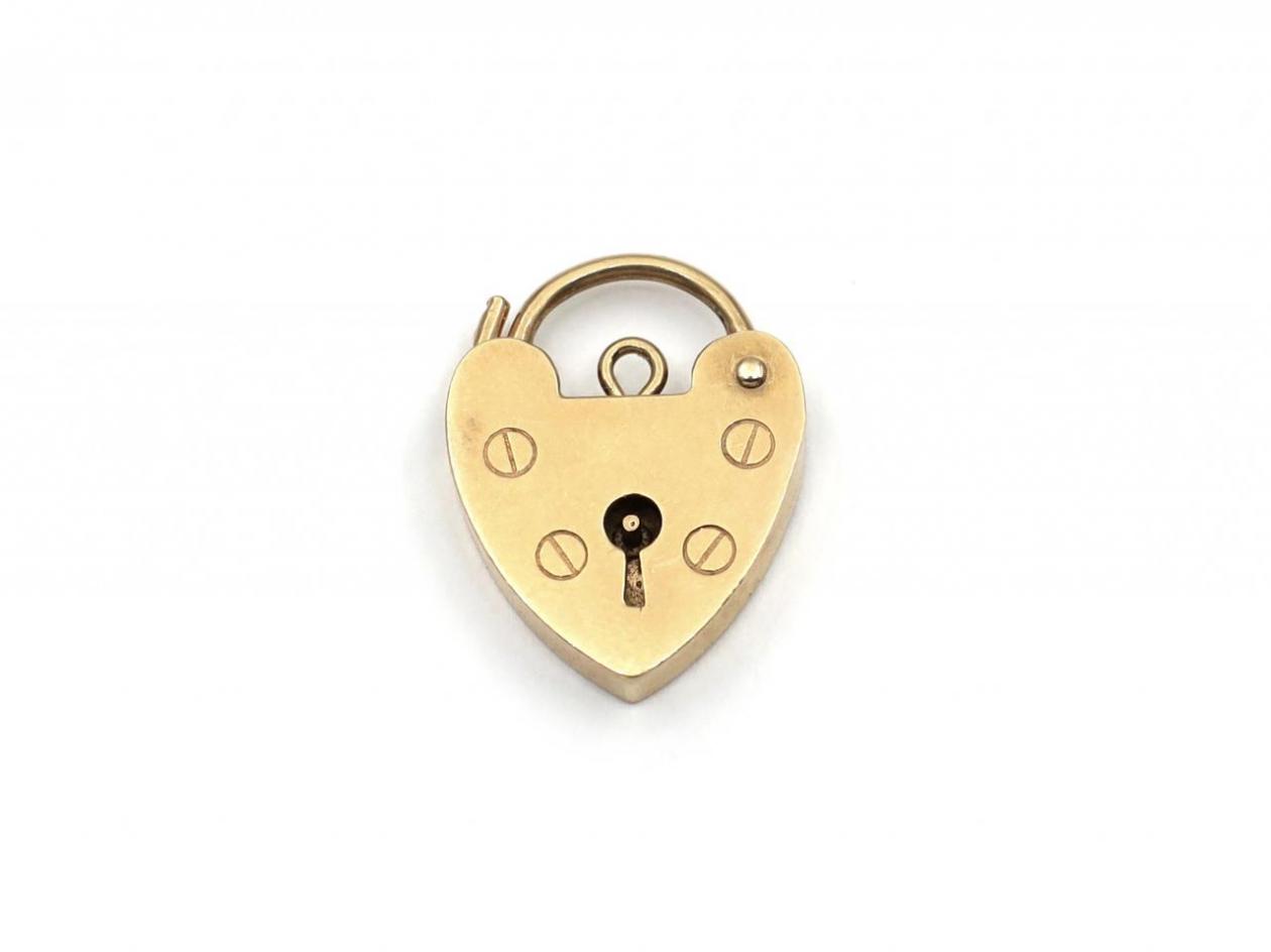 Vintage heart lock pendant in 9kt yellow gold