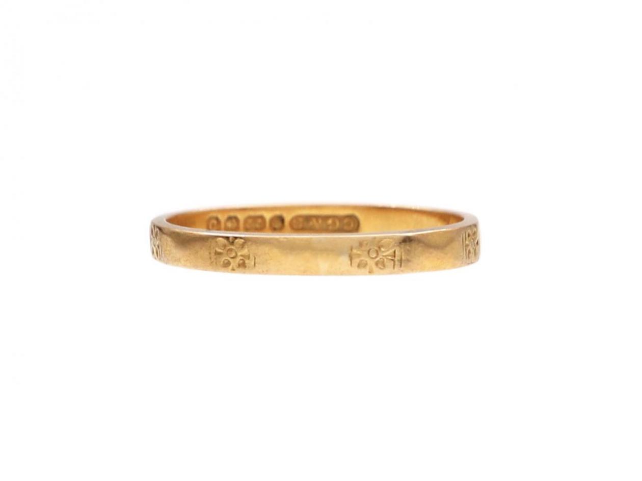 1953 flower engraved 2.2mm wedding ring in 22ct yellow gold
