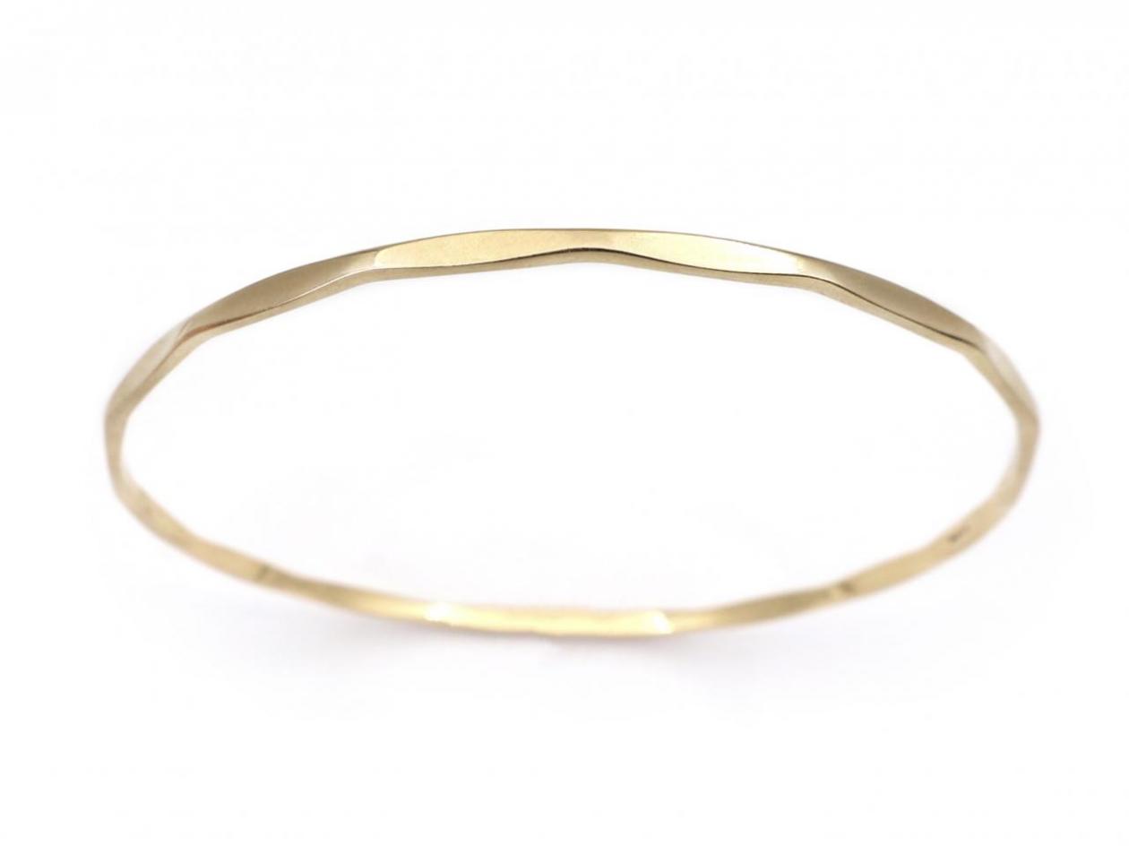 Vintage faceted 9kt yellow gold bangle