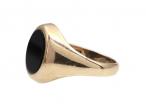 Vintage oval onyx and 9kt yellow gold signet ring