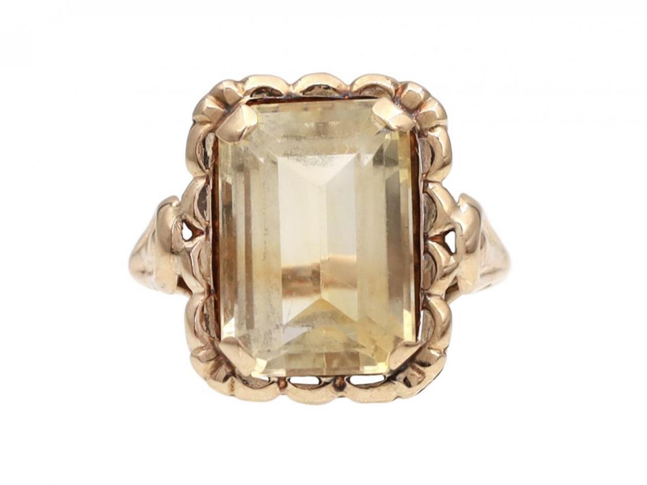 Vintage citrine cocktail ring in 14kt yellow gold