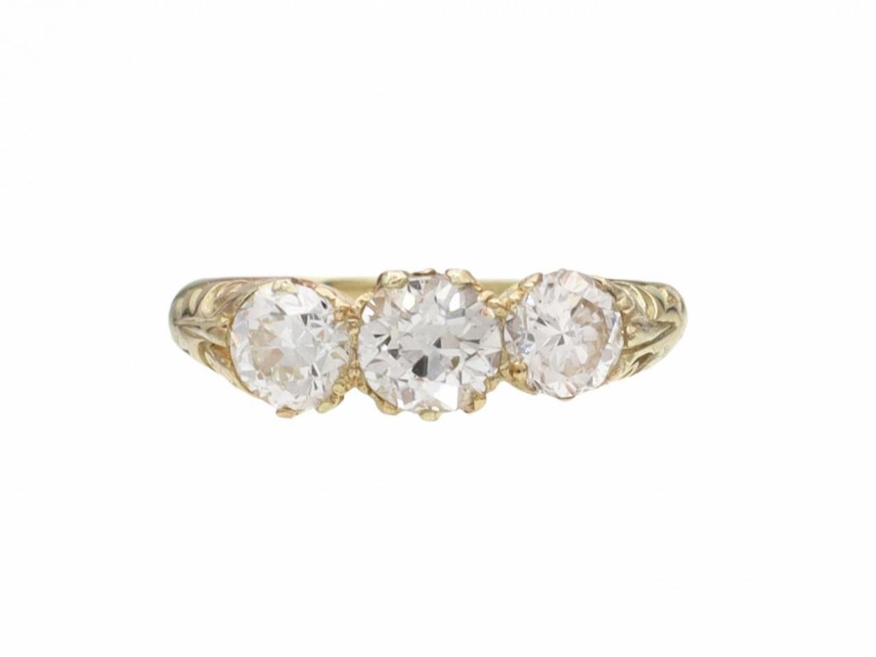 Victorian three stone diamond carved ring in 18kt yellow gold