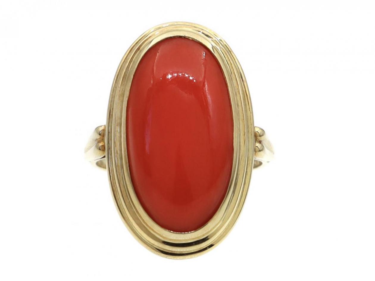 Retro Oval Coral Dress Ring in 14kt Yellow Gold