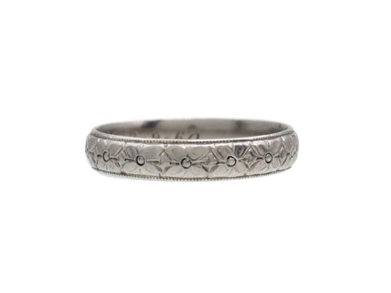 1960s platinum 3mm incised flower wedding ring