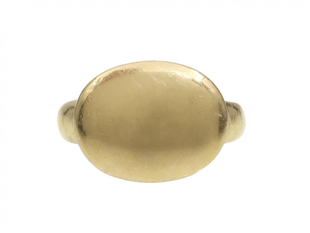 Screiber 18kt yellow gold oval plaque ring
