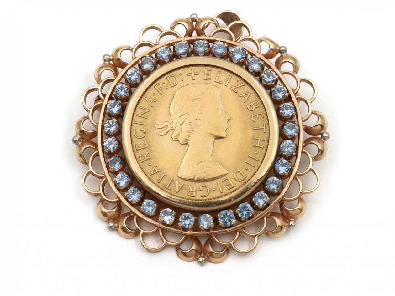 Vintage Queen Elizabeth II Coin Pendant/Brooch in Yellow Gold