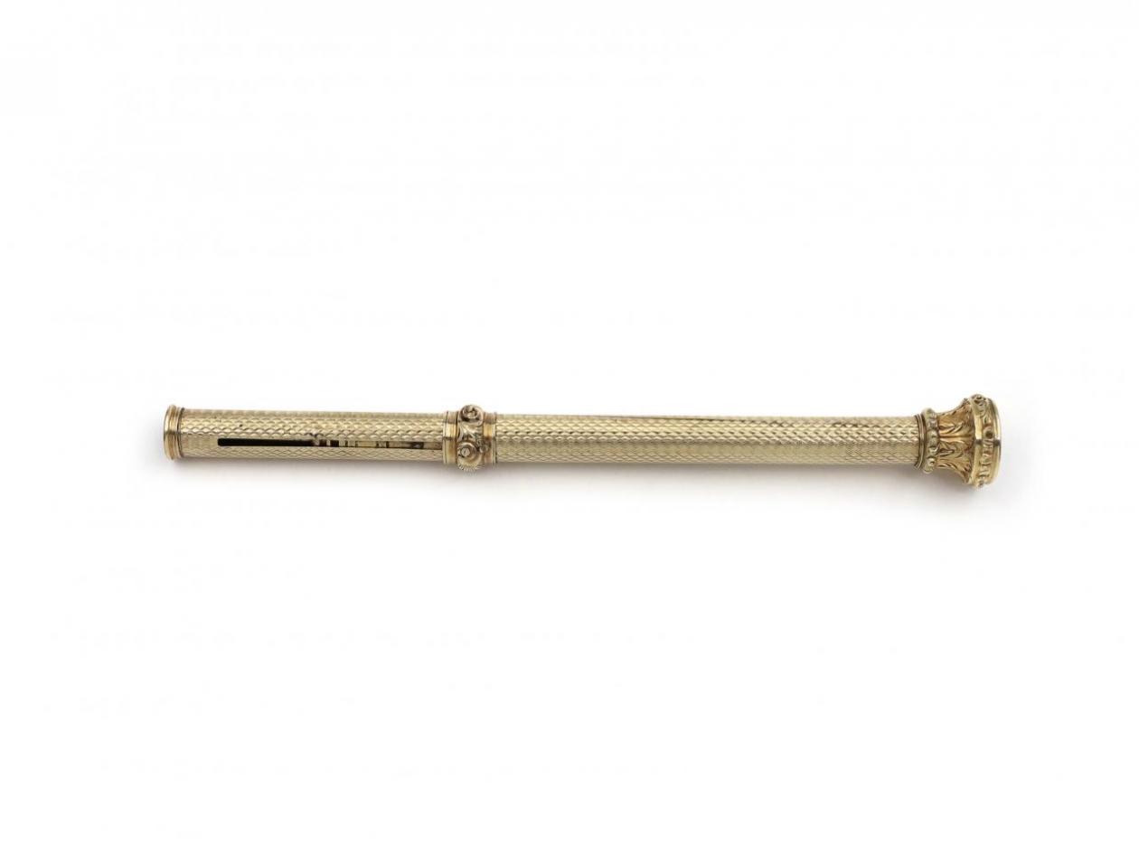 Retro Engine Turned Propelling Pencil in 9kt Yellow Gold