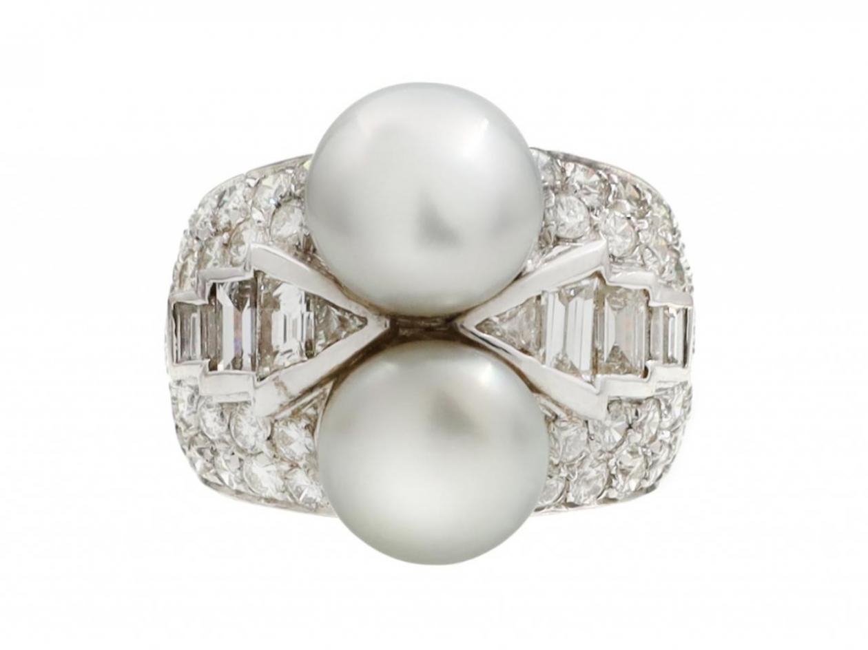 Retro double pearl and diamond cocktail ring in 18kt white gold