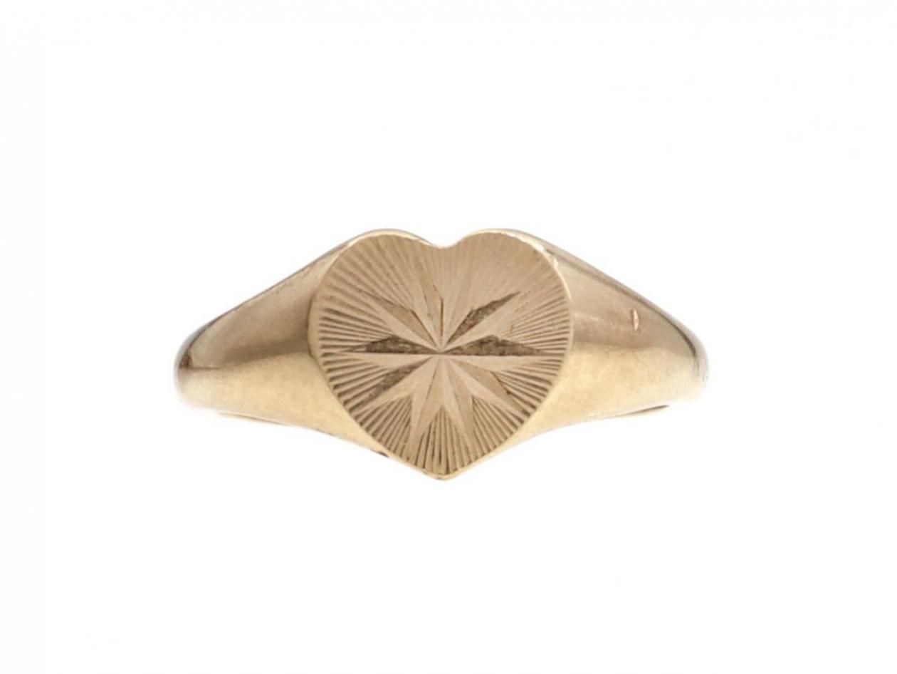 1917 radiating heart signet ring in 9kt yellow gold