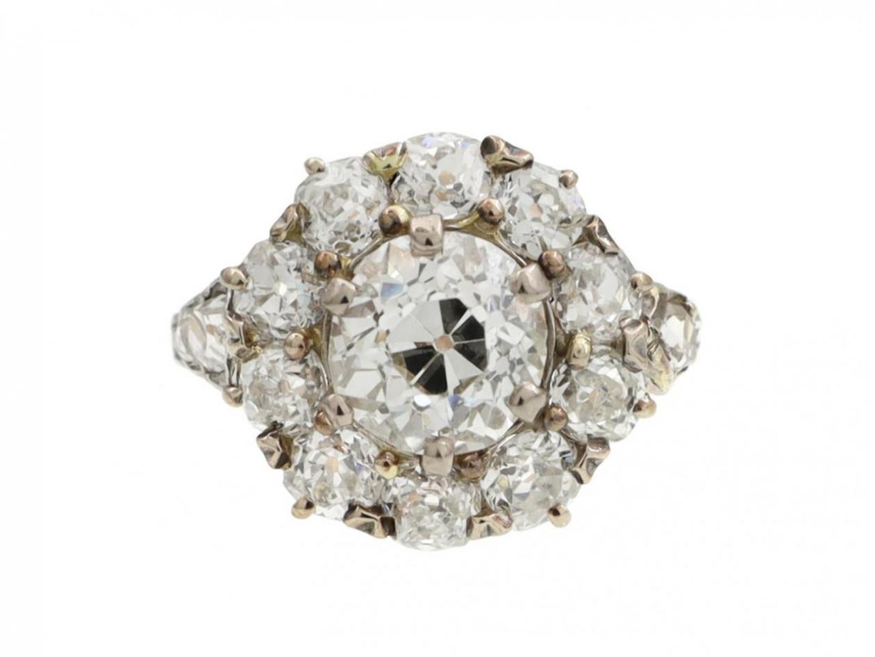 1.70ct centre diamond cluster ring in 18kt yellow gold