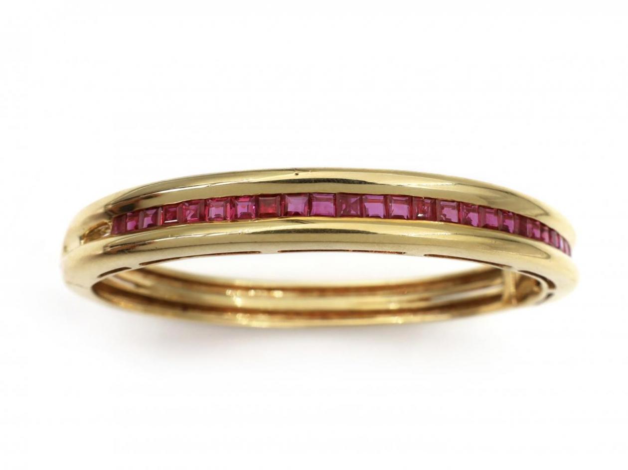Vintage Channel Set Ruby Hinged Bangle in 18kt Yellow Gold