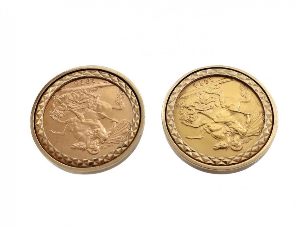 Vintage 1970s sovereign coin cufflinks in yellow gold.