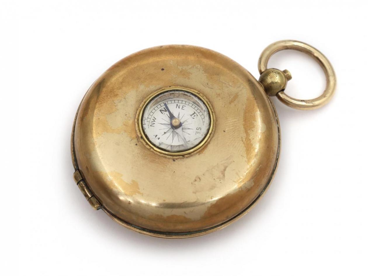 Edwardian compass and collapsible drinking cup travel aid